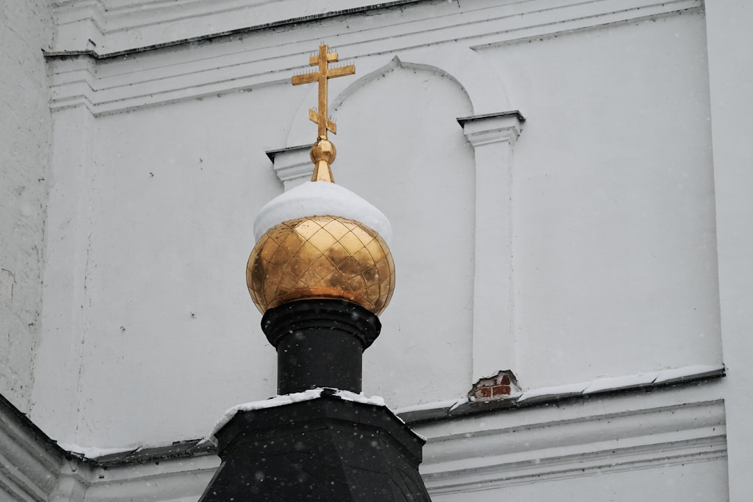 Photo brass wall lamp